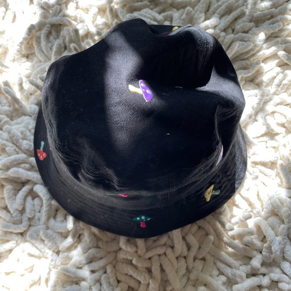 Zumiez Bucket Hat - Picture 2 of 3